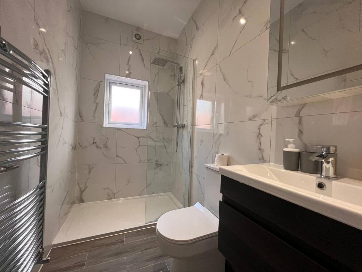 Star London Finchley Road 3-Bed Escape With Garden Apartment Екстериор снимка