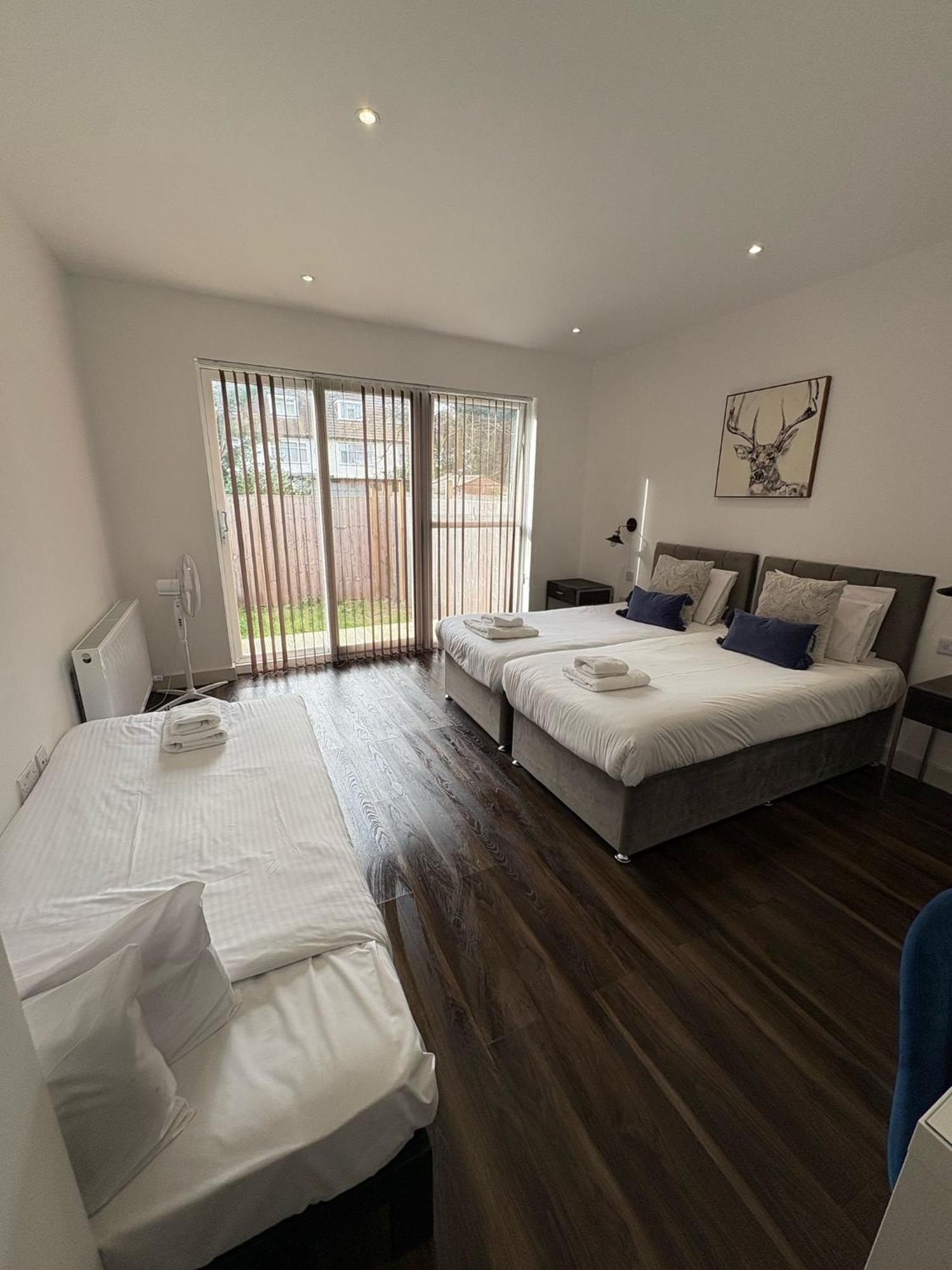 Star London Finchley Road 3-Bed Escape With Garden Apartment Екстериор снимка